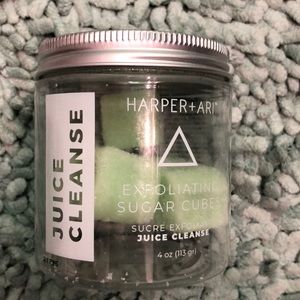 FREE WITH PURCHASE Harper and ari sugar cube scrub